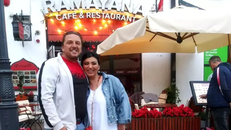 https___www.cancan.ro_wp-content_uploads_2022_07_adrina-bahmuteanu-si-george-steven-1200x898-1