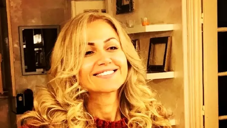 https___www.cancan.ro_wp-content_uploads_2017_12_17470836_5-anamaria-ferentz-adopta-copil-cancan-1-1