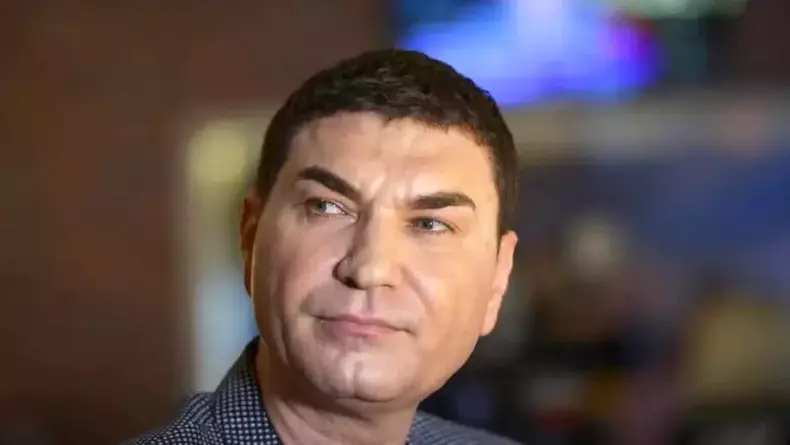 https___www.cancan.ro_wp-content_uploads_2023_03_https___www.prosport.ro_wp-content_uploads_2021_05_cosmin-moti-il-cere-pe-cristi-borcea-din-nou-investitor-la-dinamo-1200x675-1