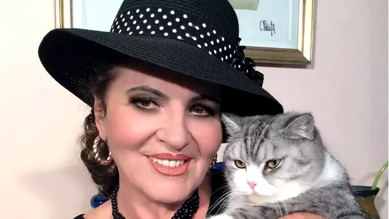 irina-loghin-a-facut-accident-vascular-familia-abia-si-a-dat-seama-ce-are.-cum-se-simte-cantareata-4-1