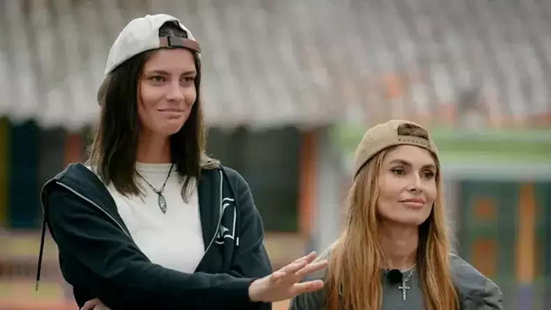 laura-giurcanu-si-sanziana-negru-4