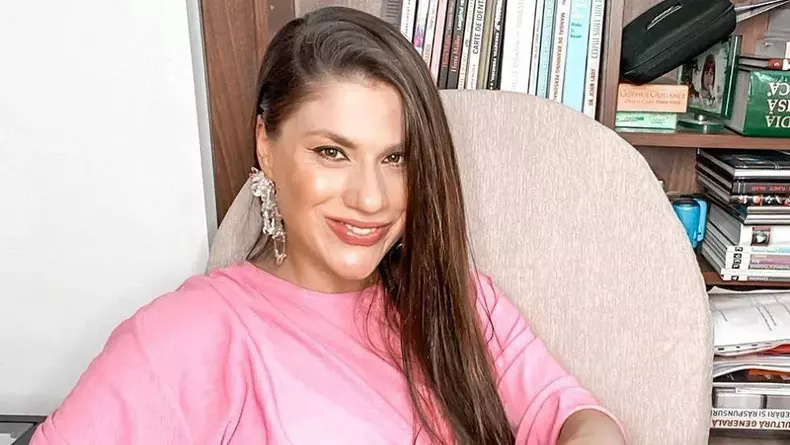 artista-tily-niculae-vorbeste-despre-casnicie-si-divort.-sotul-ei-este-cu-10-ani-mai-mare