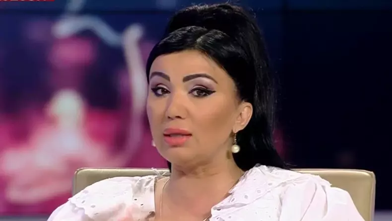 adriana-bahmuteanu-alb-e1697120357110