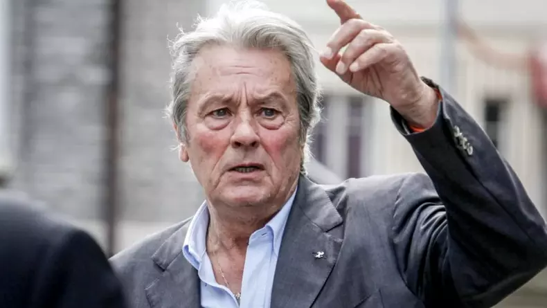 https___www.cancan.ro_wp-content_uploads_2024_08_Alain-Delon-1200x686