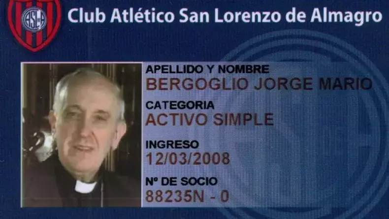 carnetul-lui-papa-francisc-foto-tinoco--x-1-e1745392438898