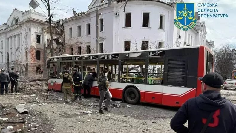 rusii-terorizeaza-orasul-sumi-in-duminica-floriilor-foto-x-e1744541070392