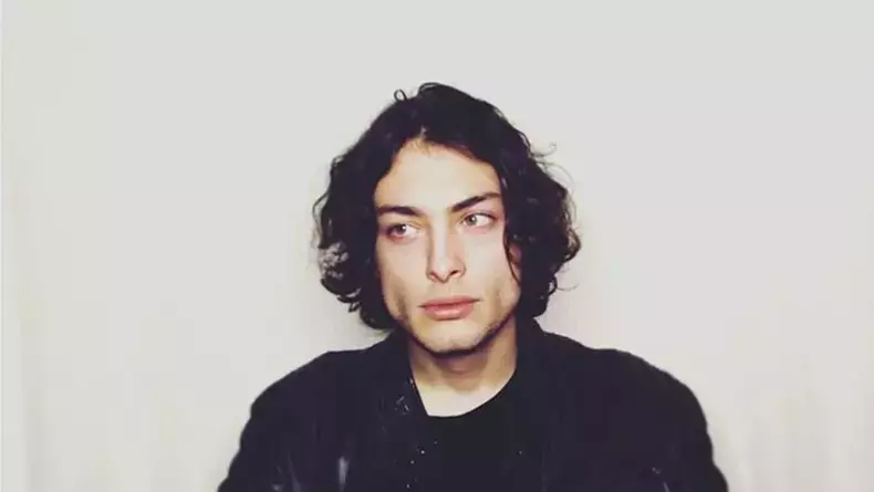 Toto (2)