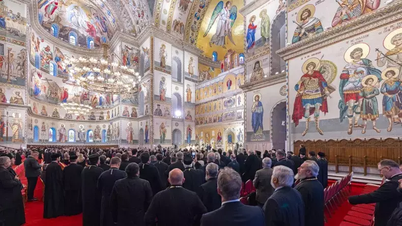 cum-arata-catedrala-nationala-catedrala-mantuirii-neamului-in-interior--imagini-transmise-de-biserica-ortodoxa-e1761492671946