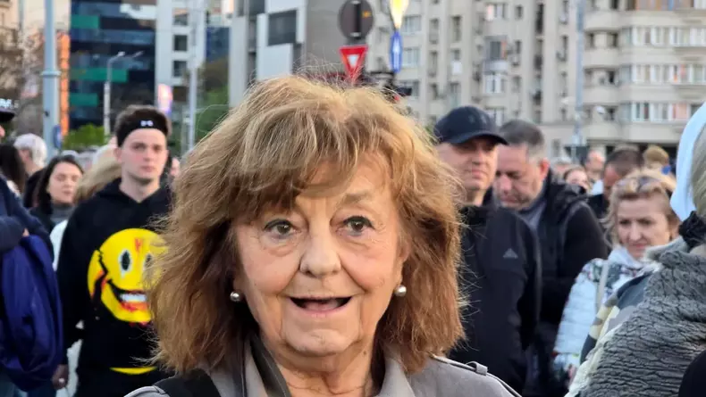 Ana Blandiana la miting