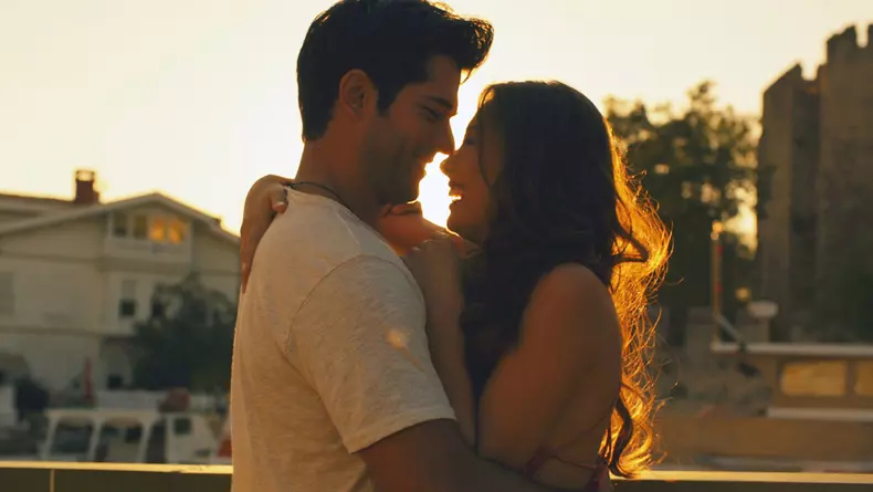 Kanal D va difuza un nou serial turcesc „Dragoste infinită” (1)