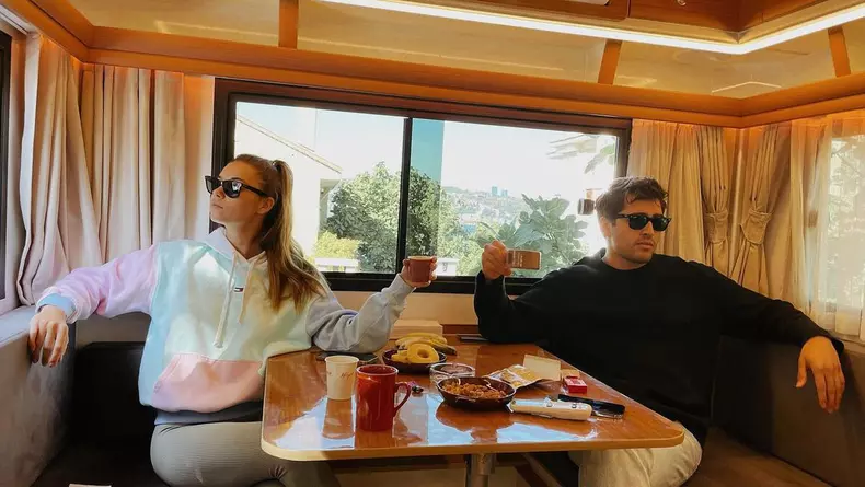 afra-saracoglu-si-mert-ramazan-demir-din-golden-boy-ar-fi-impreuna-1