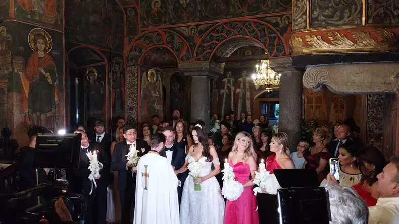 cristina-spatar-nunta-grandioasa-cu-sute-de-invitati.-cate-rochii-de-mireasa-a-imbracat-artista.-primele-imagini-5