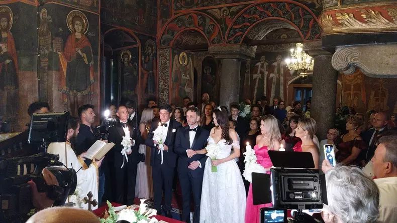 cristina-spatar-nunta-grandioasa-cu-sute-de-invitati.-cate-rochii-de-mireasa-a-imbracat-artista.-primele-imagini-6