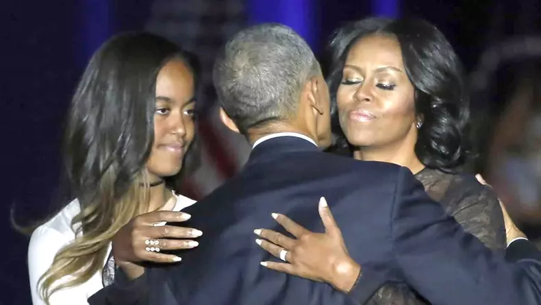 Michelle Obama poarta un inel semnat Pheres