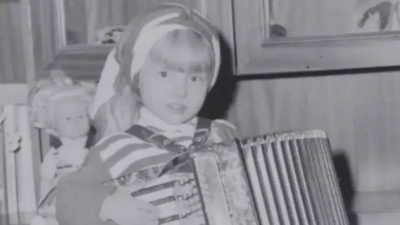 delia
