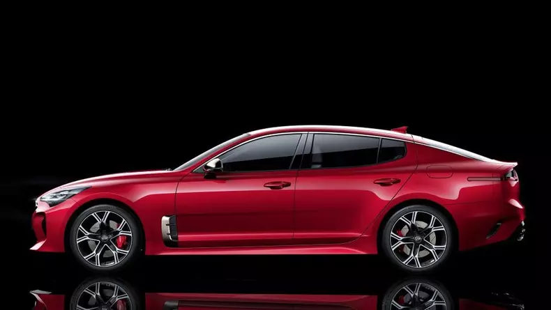 2017-kia-stinger-gt-35