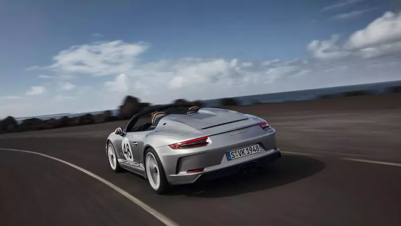 low_911_speedster_2019_porsche_ag (8)