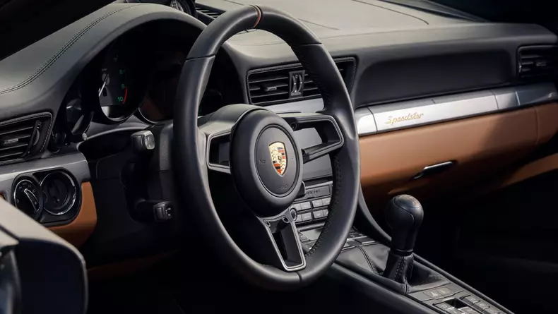 low_911_speedster_2019_porsche_ag (9)