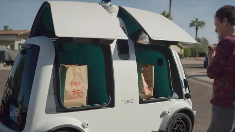 masina-autonoma-pizza