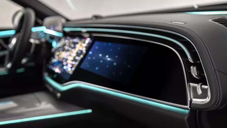 Mercedes Clasa E 2024 013