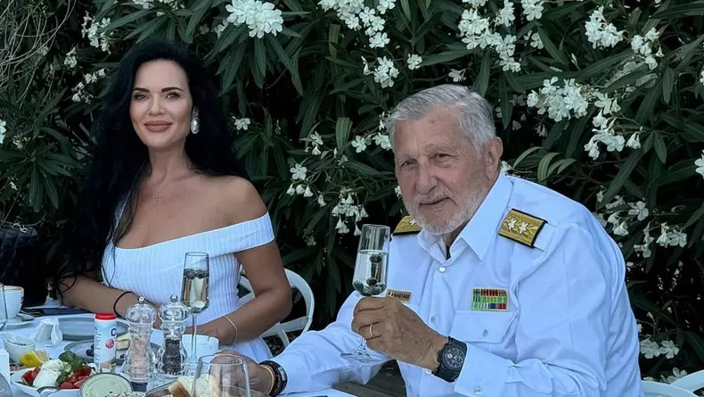 Ilie si Ioana Nastase la terasa
