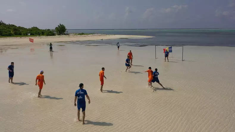 Noi probe îi așteaptă pe concurenții Microbist de România Water-football și biathlon de plajă (1)