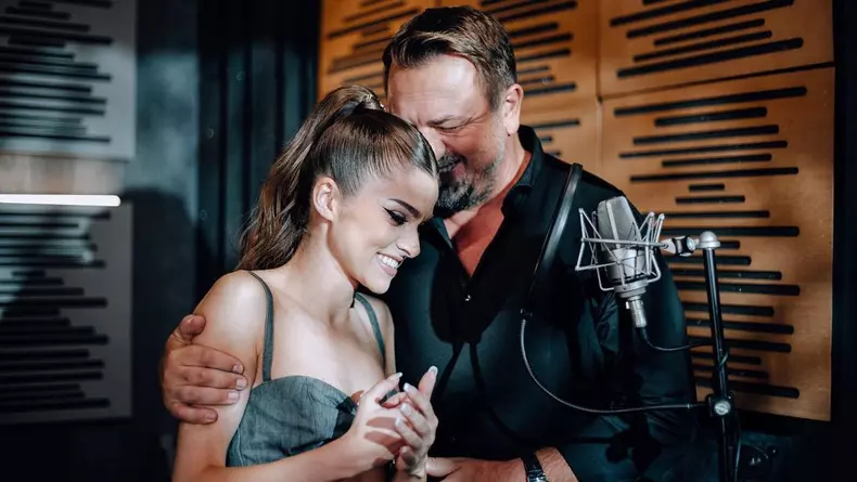 theo-rose-si-horia-brenciu-2