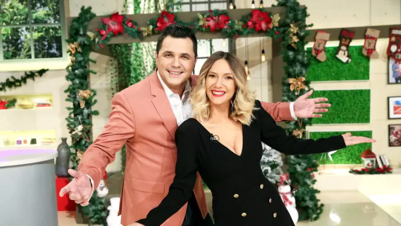 Adela-Popescu-si-Cove-1024x683-1