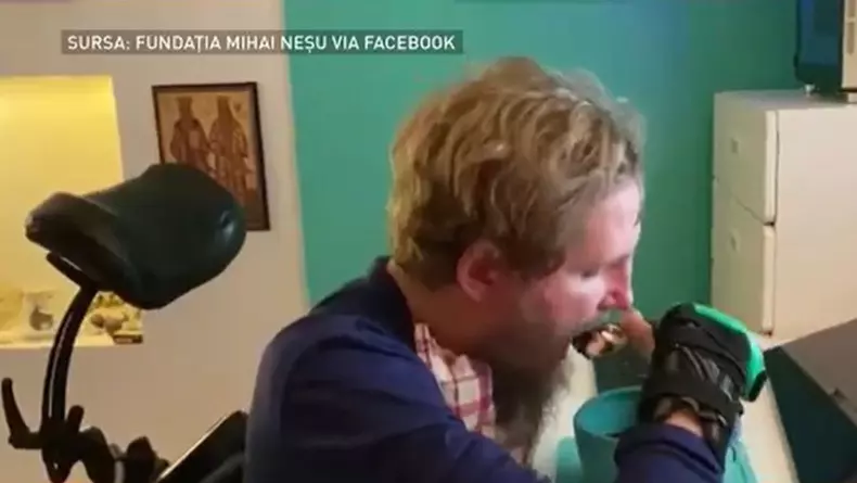 mihai-nesu-mananca-singur-689864