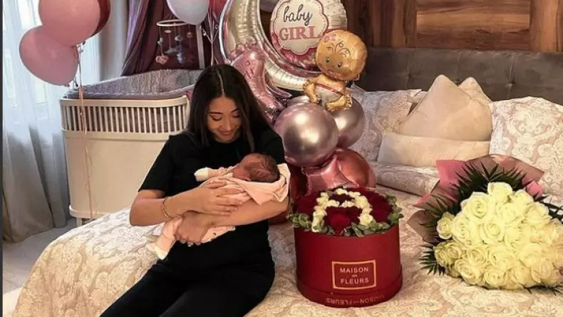 nicole-cherry-si-anastasia