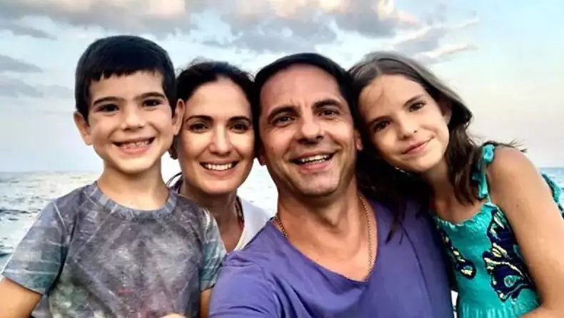 dan-negru-cadou-sotie