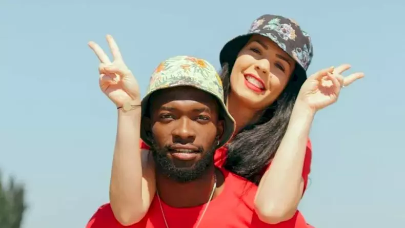 Blaze-alaturi-de-sotia-sa-c-970x546-1