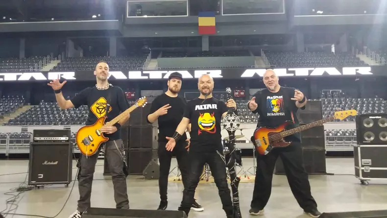 57015609_2801275273246408_8092069460585742336_n