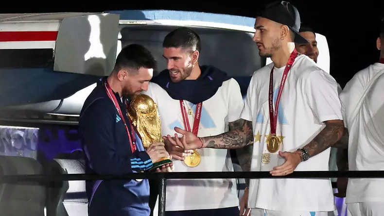 World Cup winner Argentina returns to Buenos Aires