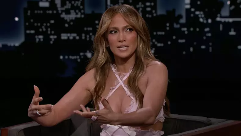 Jennifer Lopez sur le plateau de l'émission "Jimmy Kimmel Live!" à Los Angeles