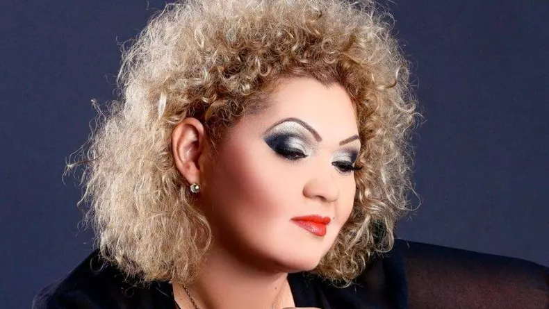 minodora-povesteste-despre-copilaria-sa-umbrita-de-saracie.-si-a-castigat-primii-bani-la-doar-14-ani