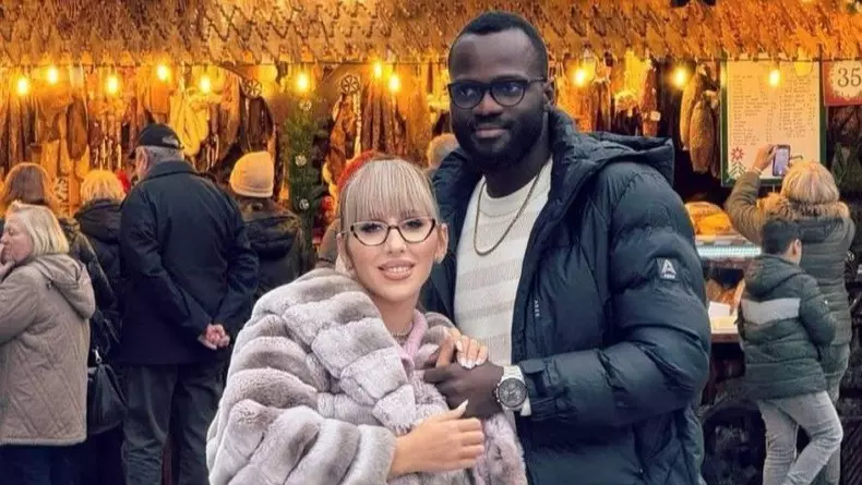dana-roba-si-iubitul-ei--crop-1765802761