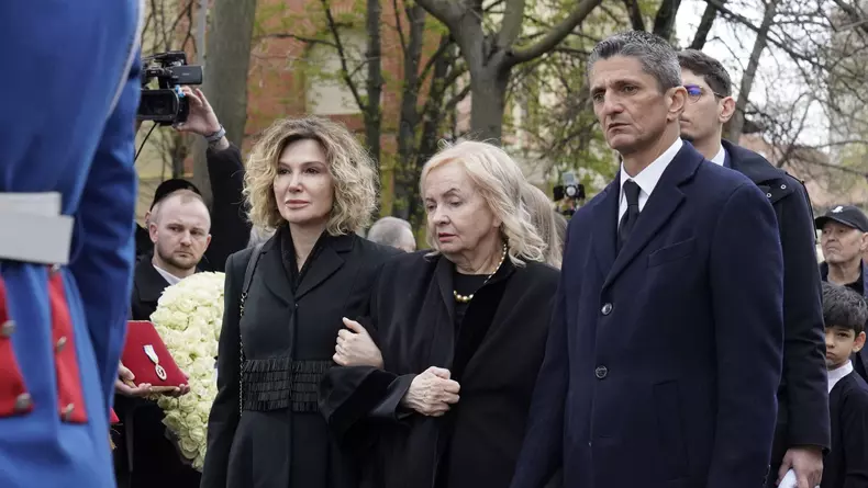 BUCURESTI - FUNERALII - MIRCEA LUCESCU