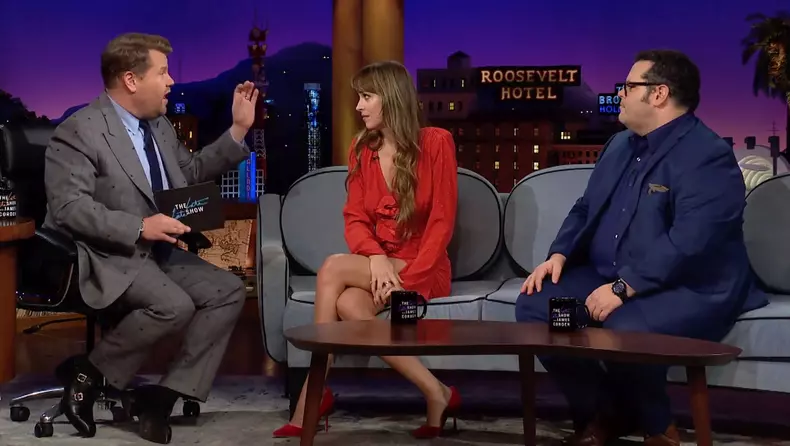 Momentul stânjenitor trăit de Dakota Johnson în direct la tv: „Nimic din ce n-a văzut deja toată lumea”