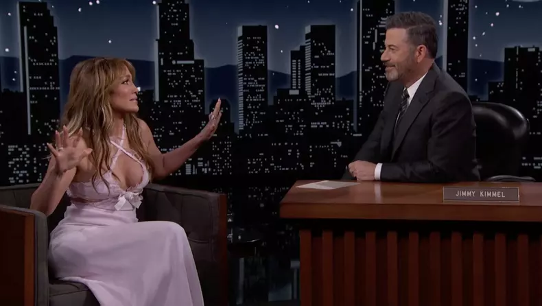 Jennifer Lopez sur le plateau de l'émission "Jimmy Kimmel Live!" à Los Angeles