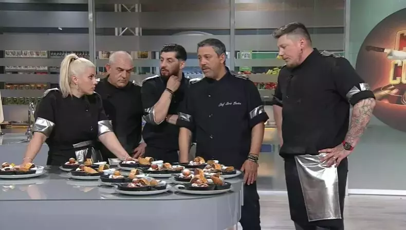 titus-angajat-la-chefi-la-cutite-4