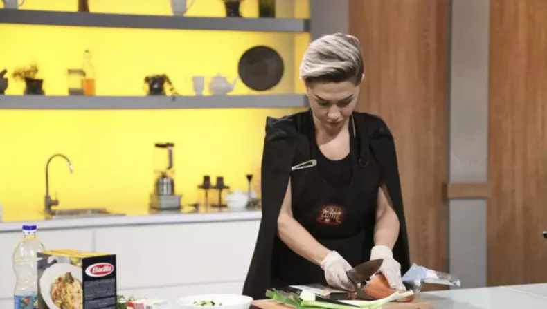 Ramona-Erturk-violata-in-copilarie