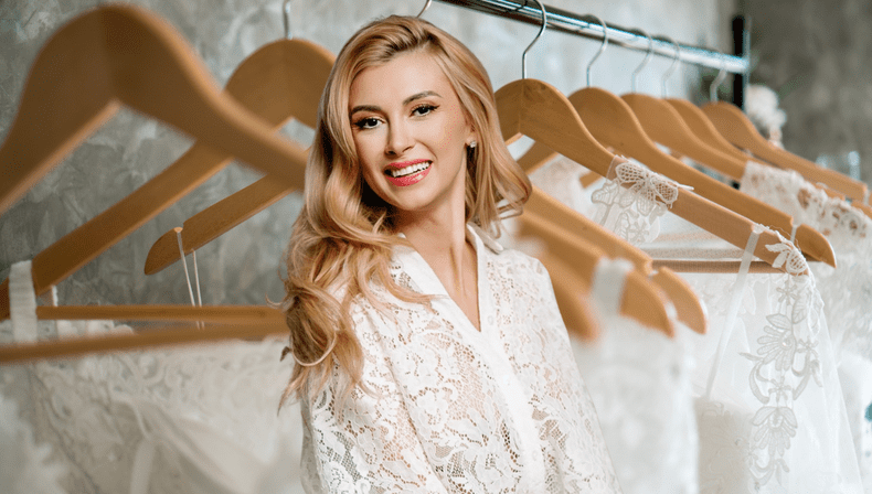 Andreea Bălan, primele imagini cu rochia de mireasă de la biserică