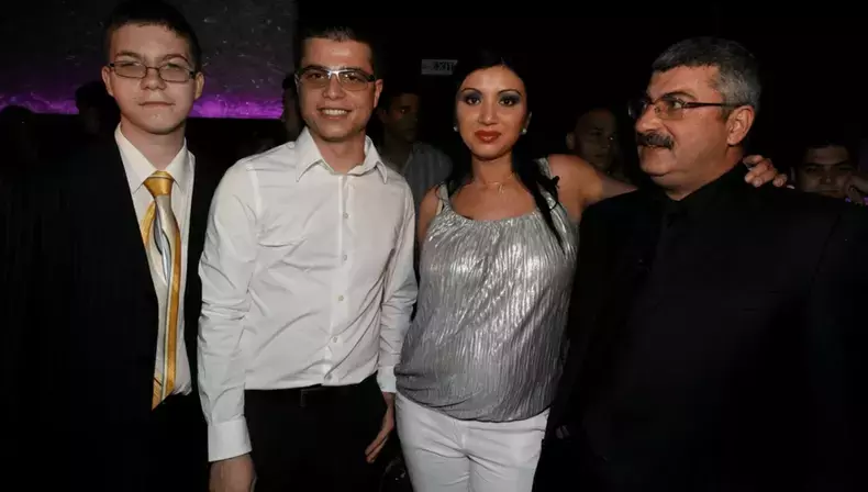 adriana-bahmuteanu-cu-familia