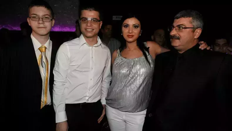 adriana-bahmuteanu-cu-familia-1