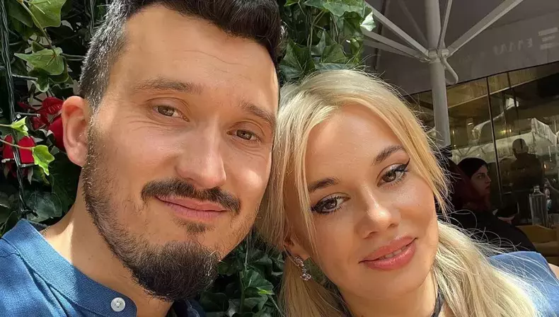 anisia-gafton-a-fost-ceruta-in-casatorie-de-florin-serghei-dupa-sase-ani-de-relatie
