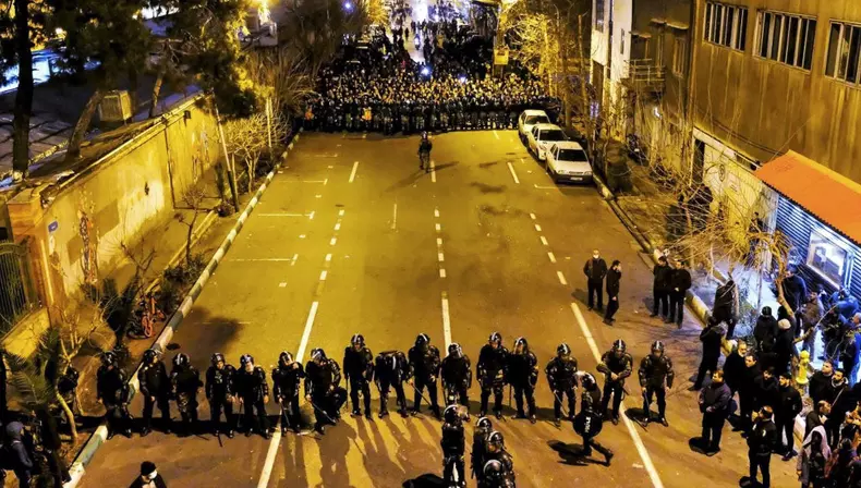 proteste-in-Iran-dupa-moartea-tinerei-Mahsa-Amini-2