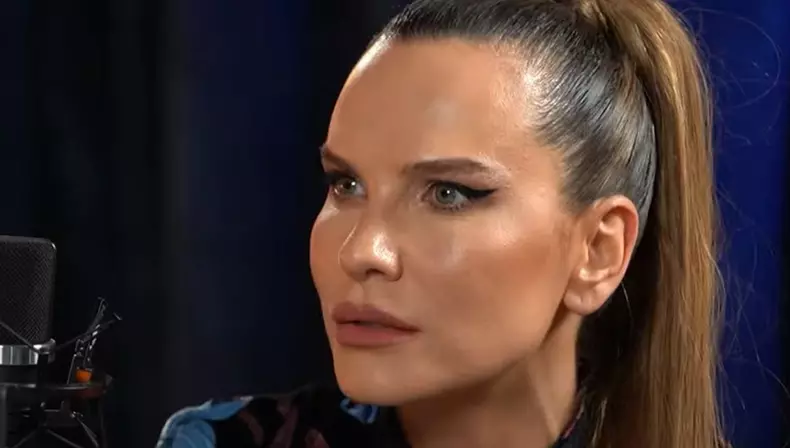 anna-lesko-a-suferit-de-scolioza-1