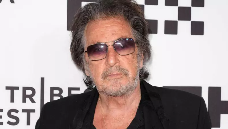 Al Pacino a devenit tataă la 83 de ani