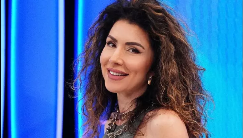 carmen-bruma-isi-doreste-sa-ajute-adolescentii-1